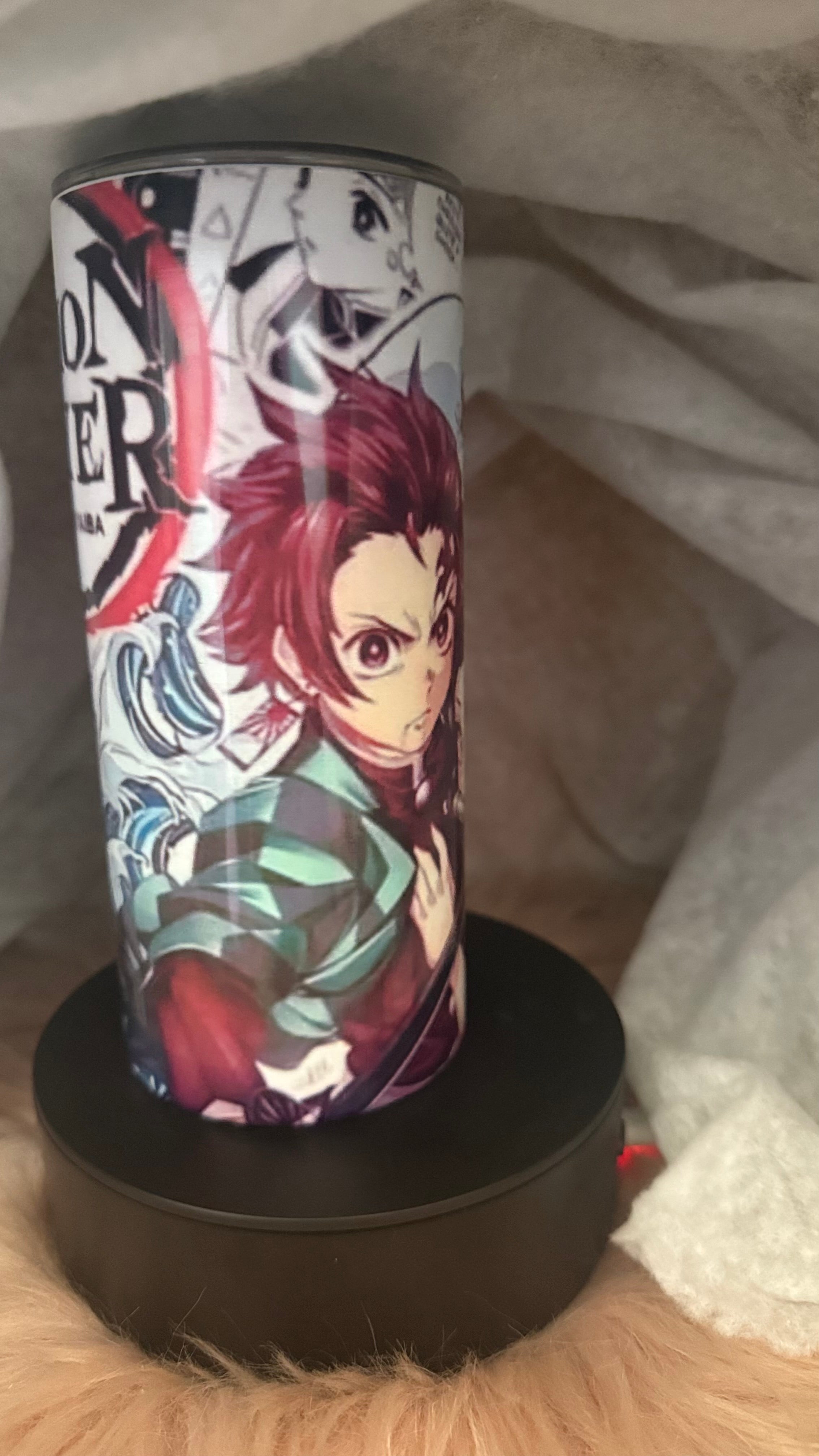 Tumble personalizado con diseño de Demon slayer